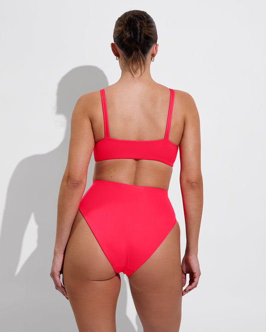 Pool Days Top D+ - Rescue